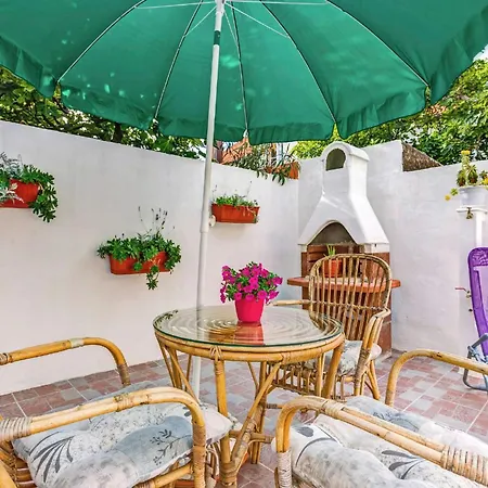 Tragos In - Mittel-dalmatien Gasthof 3*