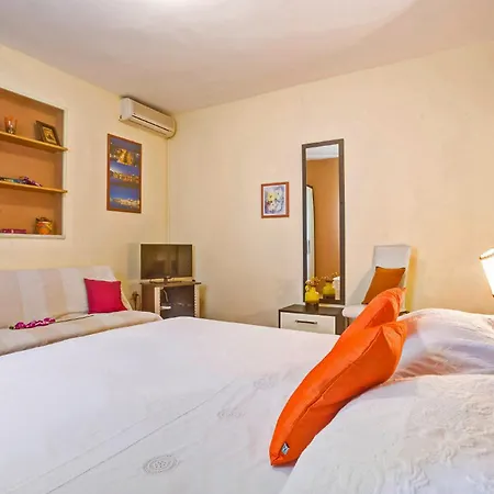 Tragos In - Mittel-dalmatien Гостевой дом