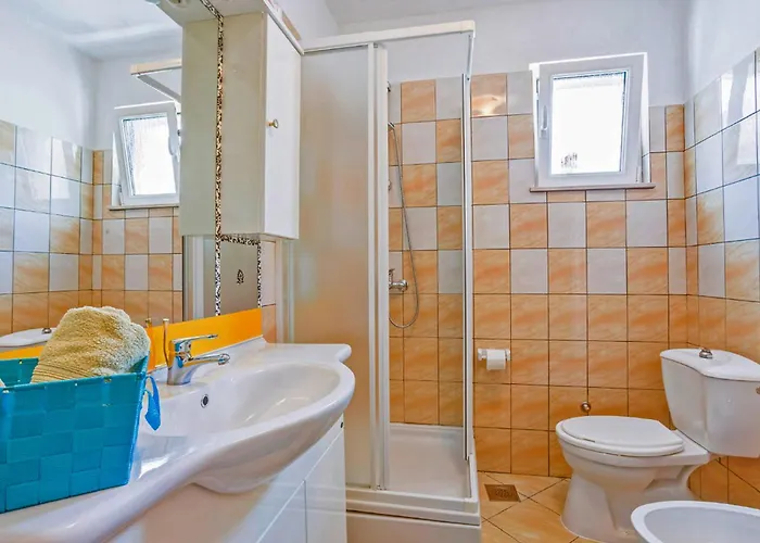 Tragos In - Mittel-dalmatien Гостевой дом 3*