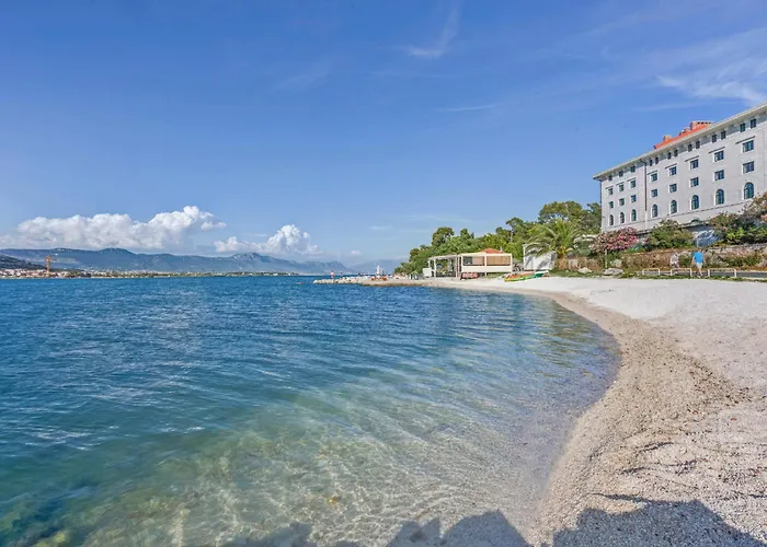 Tragos In - Mittel-dalmatien 3* Трогир